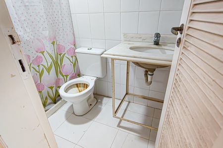 Casa de condomínio à venda com 264m², 4 quartos e 4 vagas Casa de condomínio à venda com 264m², 4 quartos e 4 vagasbanheiro garagem