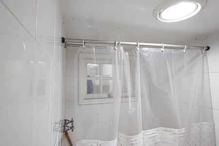 Casa de condomínio à venda com 264m², 4 quartos e 4 vagas Casa de condomínio à venda com 264m², 4 quartos e 4 vagasbanheiro garagem