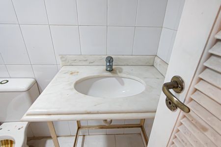 Casa de condomínio à venda com 264m², 4 quartos e 4 vagas Casa de condomínio à venda com 264m², 4 quartos e 4 vagasbanheiro garagem