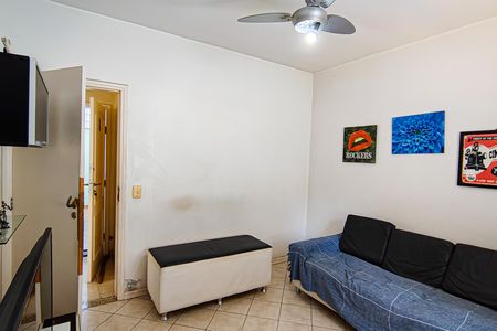 Casa de condomínio à venda com 264m², 4 quartos e 4 vagas Casa de condomínio à venda com 264m², 4 quartos e 4 vagasQuarto