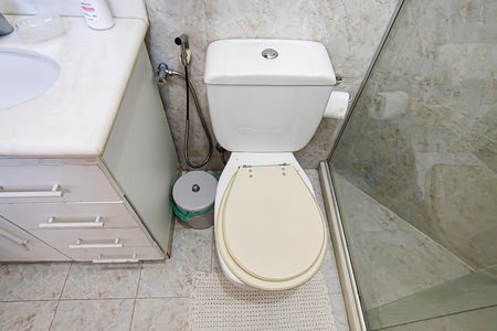 Casa de condomínio à venda com 264m², 4 quartos e 4 vagas Casa de condomínio à venda com 264m², 4 quartos e 4 vagasBanheiro Social