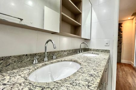 Apartamento à venda com 170m², 3 quartos e 3 vagasBanheiro da Suíte 1