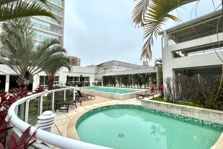 Apartamento à venda com 170m², 3 quartos e 3 vagasÁrea comum - Piscina