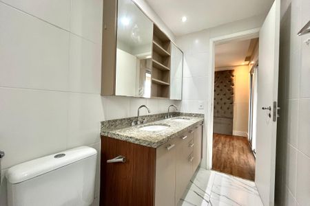 Apartamento à venda com 170m², 3 quartos e 3 vagasBanheiro da Suíte 1