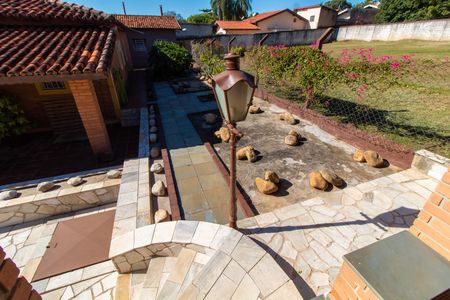 Casa de condomínio à venda com 348m², 2 quartos e 10 vagas Casa de condomínio à venda com 348m², 2 quartos e 10 vagasÁrea comum