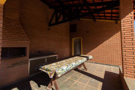 Casa de condomínio à venda com 348m², 2 quartos e 10 vagas Casa de condomínio à venda com 348m², 2 quartos e 10 vagasÁrea comum