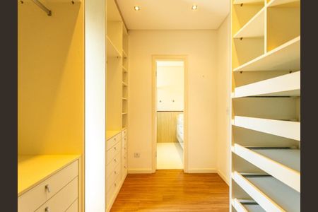 Casa de condomínio à venda com 354m², 3 quartos e 4 vagas