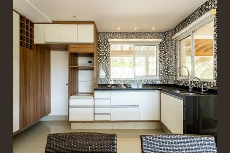 Casa de condomínio à venda com 354m², 3 quartos e 4 vagas