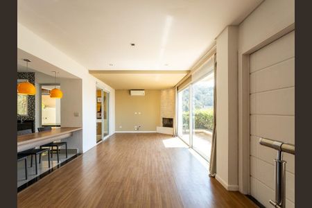 Casa de condomínio à venda com 354m², 3 quartos e 4 vagas