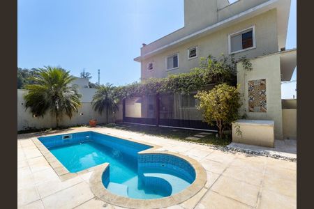 Casa de condomínio à venda com 354m², 3 quartos e 4 vagas