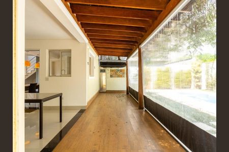 Casa de condomínio à venda com 354m², 3 quartos e 4 vagas
