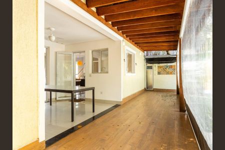 Casa de condomínio à venda com 354m², 3 quartos e 4 vagas