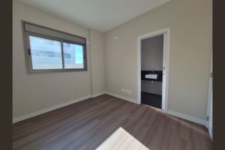 Apartamento à venda com 252m², 3 quartos e 4 vagas