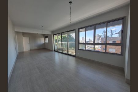 Apartamento à venda com 252m², 3 quartos e 4 vagas