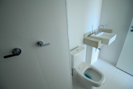 Apartamento à venda com 88m², 3 quartos e 2 vagas Apartamento à venda com 88m², 3 quartos e 2 vagasBanheiro Social