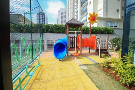 Apartamento à venda com 88m², 3 quartos e 2 vagas Apartamento à venda com 88m², 3 quartos e 2 vagasÁrea Comum - Playground