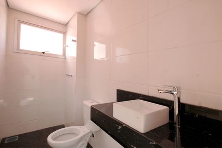 Apartamento à venda com 65m², 2 quartos e 2 vagasBanheiro da Suíte 1