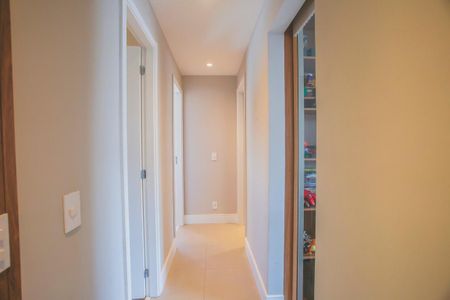 Apartamento à venda com 90m², 3 quartos e 2 vagas Apartamento à venda com 90m², 3 quartos e 2 vagasCorredor - Quartos