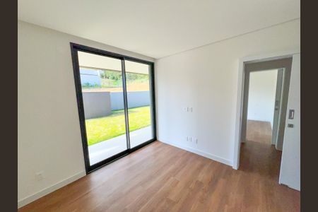 Casa à venda com 529m², 5 quartos e 6 vagas Casa à venda com 529m², 5 quartos e 6 vagasSuíte 2