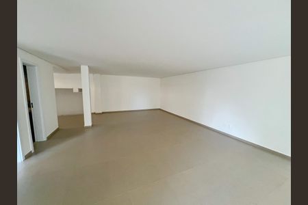 Casa à venda com 529m², 5 quartos e 6 vagas Casa à venda com 529m², 5 quartos e 6 vagasSala 2