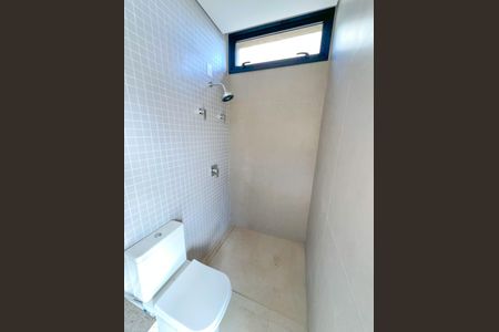 Casa à venda com 529m², 5 quartos e 6 vagas Casa à venda com 529m², 5 quartos e 6 vagasBanheiro 2