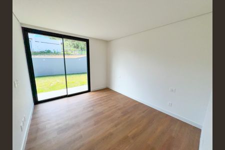 Casa à venda com 529m², 5 quartos e 6 vagas Casa à venda com 529m², 5 quartos e 6 vagasSuíte 3