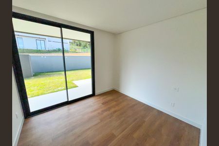 Casa à venda com 529m², 5 quartos e 6 vagas Casa à venda com 529m², 5 quartos e 6 vagasSuíte 2