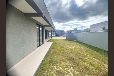 Casa à venda com 529m², 5 quartos e 6 vagas Casa à venda com 529m², 5 quartos e 6 vagasÁrea comum