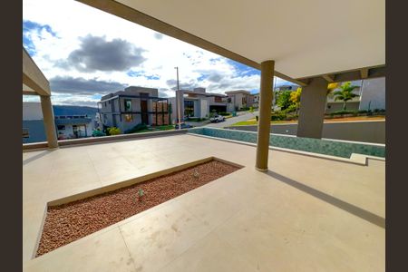 Casa à venda com 529m², 5 quartos e 6 vagas Casa à venda com 529m², 5 quartos e 6 vagasÁrea comum