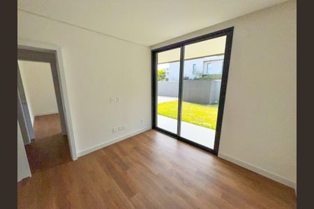 Casa à venda com 529m², 5 quartos e 6 vagas Casa à venda com 529m², 5 quartos e 6 vagasSuíte 2