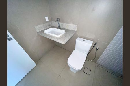 Casa à venda com 529m², 5 quartos e 6 vagas Casa à venda com 529m², 5 quartos e 6 vagasBanheiro Suíte 3