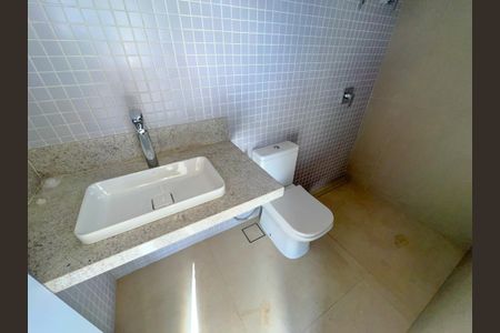 Casa à venda com 529m², 5 quartos e 6 vagas Casa à venda com 529m², 5 quartos e 6 vagasBanheiro 2