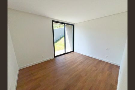 Casa à venda com 529m², 5 quartos e 6 vagas Casa à venda com 529m², 5 quartos e 6 vagasSuíte 1