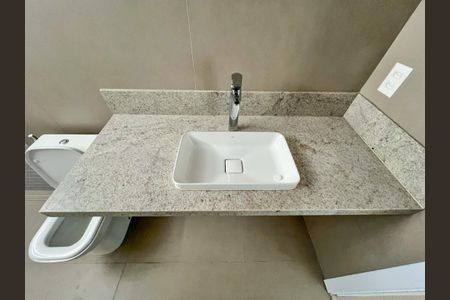 Casa à venda com 529m², 5 quartos e 6 vagas Casa à venda com 529m², 5 quartos e 6 vagasBanheiro 3