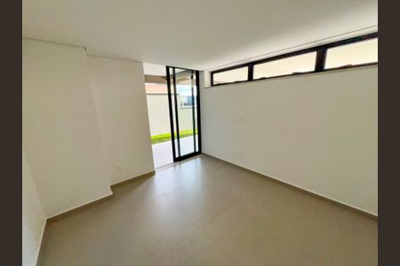 Casa à venda com 529m², 5 quartos e 6 vagas Casa à venda com 529m², 5 quartos e 6 vagasQuarto 1