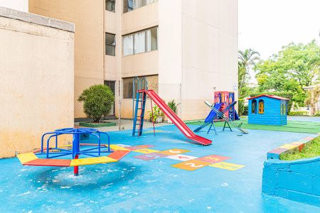 Apartamento à venda com 46m², 2 quartos e 1 vaga Apartamento à venda com 46m², 2 quartos e 1 vagaÁrea comum - Playground
