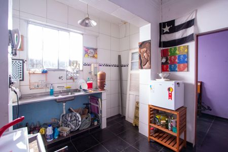 Casa à venda com 100m², 4 quartos e 1 vaga Casa à venda com 100m², 4 quartos e 1 vagaCozinha