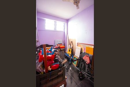 Casa à venda com 100m², 4 quartos e 1 vaga Casa à venda com 100m², 4 quartos e 1 vagaQuarto 4