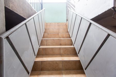 Casa para alugar com 50m², 2 quartos e sem vaga Casa para alugar com 50m², 2 quartos e sem vagaEscada