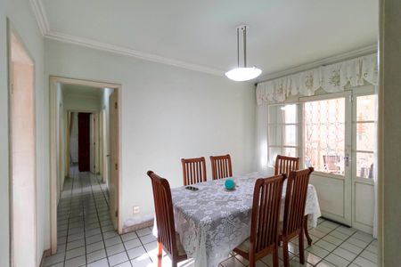 Casa à venda com 287m², 4 quartos e 2 vagas Casa à venda com 287m², 4 quartos e 2 vagasCopa