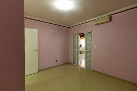 Casa à venda com 68m², 2 quartos e 2 vagas Casa à venda com 68m², 2 quartos e 2 vagasQuarto 2