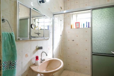 Casa à venda com 102m², 3 quartos e 2 vagasBanheiro