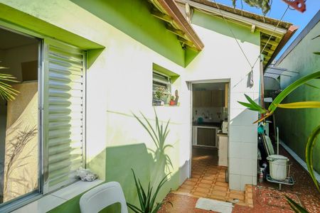 Casa à venda com 102m², 3 quartos e 2 vagasQuintal