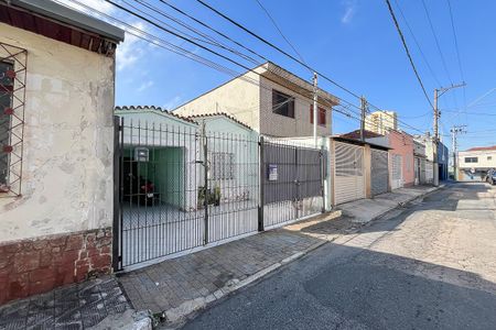 Casa à venda com 102m², 3 quartos e 2 vagasFachada + plaquinha