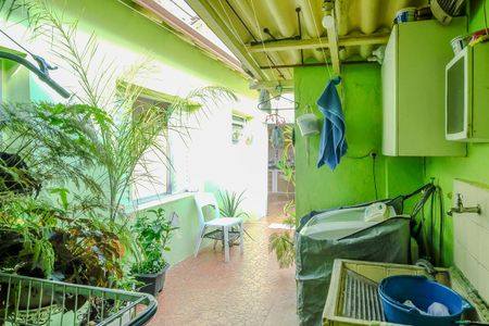 Casa à venda com 102m², 3 quartos e 2 vagasÁrea de serviço