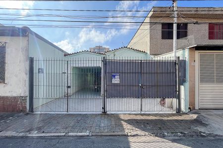 Casa à venda com 102m², 3 quartos e 2 vagasFachada + plaquinha