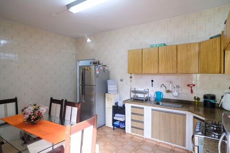 Casa à venda com 102m², 3 quartos e 2 vagasCozinha