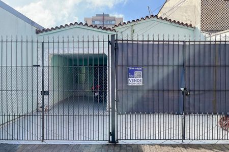Casa à venda com 102m², 3 quartos e 2 vagasFachada + plaquinha