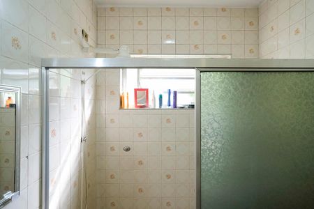 Casa à venda com 102m², 3 quartos e 2 vagasBanheiro