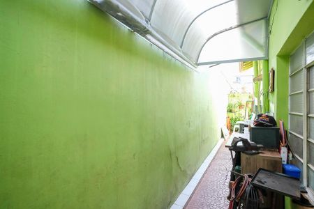 Casa à venda com 102m², 3 quartos e 2 vagasCorredor